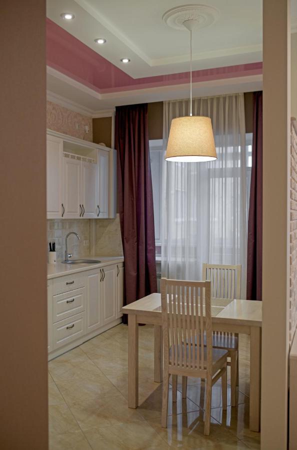 Remarkable Appartments In Town Center Poltawa Exterior foto
